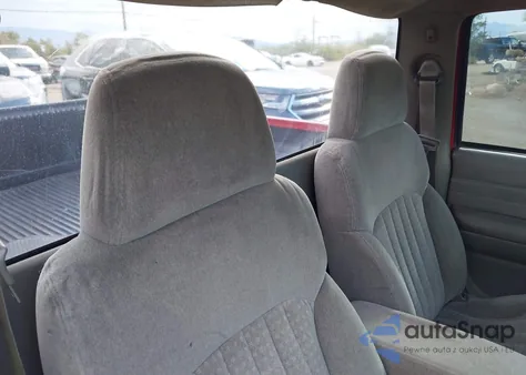 2000 Chevrolet S-10 Ls from USA, damaged, VIN 1GCCS14W2Y8125526